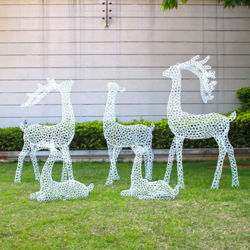 Scultura da giardino a forma d - Gardening Tools Sketch recensione e prezzo